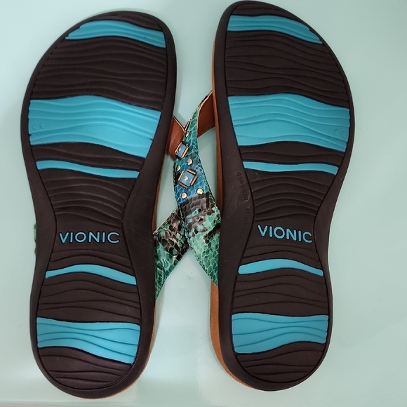 Vionic Floriana Teal Snakeskin Sandals - Like New - Picture 2 of 4